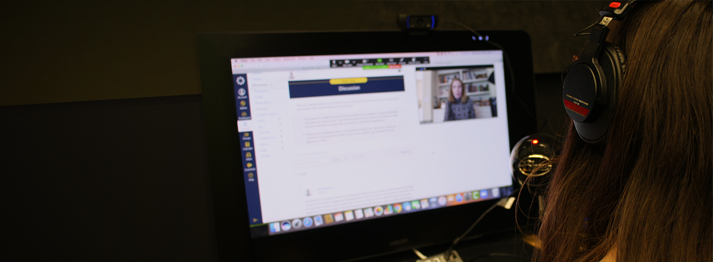 A student joins an online discussion with their instructor